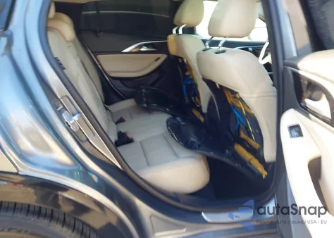 2017 Infiniti Qx30 Premium z USA, uszkodzony, nr VIN SJKCH5CP0HA026452